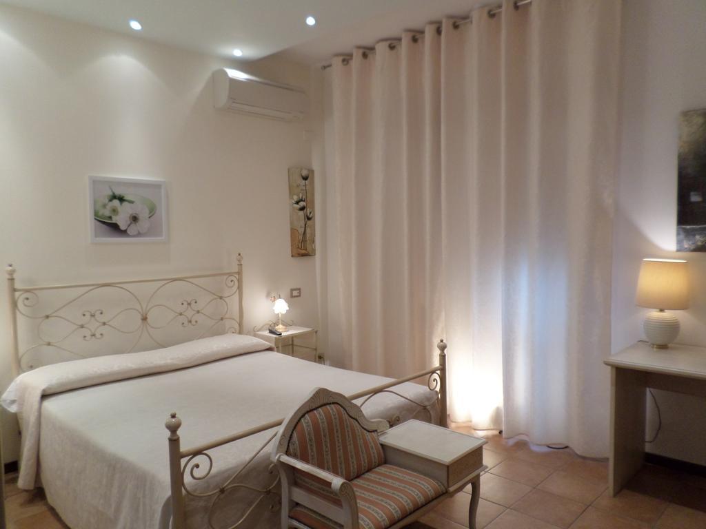 Bed And Breakfast " Il Tesoro Di Mario " ファルコナーラ・マリッティマ エクステリア 写真