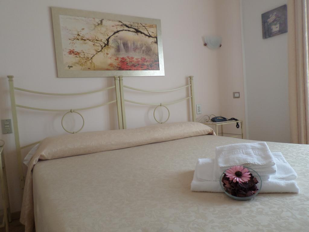 Bed And Breakfast " Il Tesoro Di Mario " ファルコナーラ・マリッティマ エクステリア 写真
